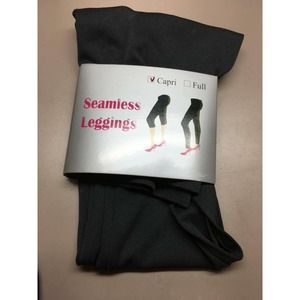 Euberah NEW Gray Capri Seamless Leggings One Size Fits Most Polyester/Spandex